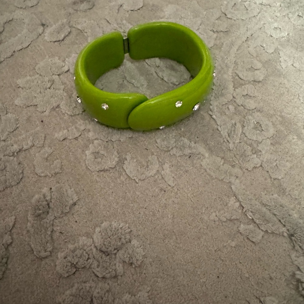2 bracelets - Picture 3 of 6